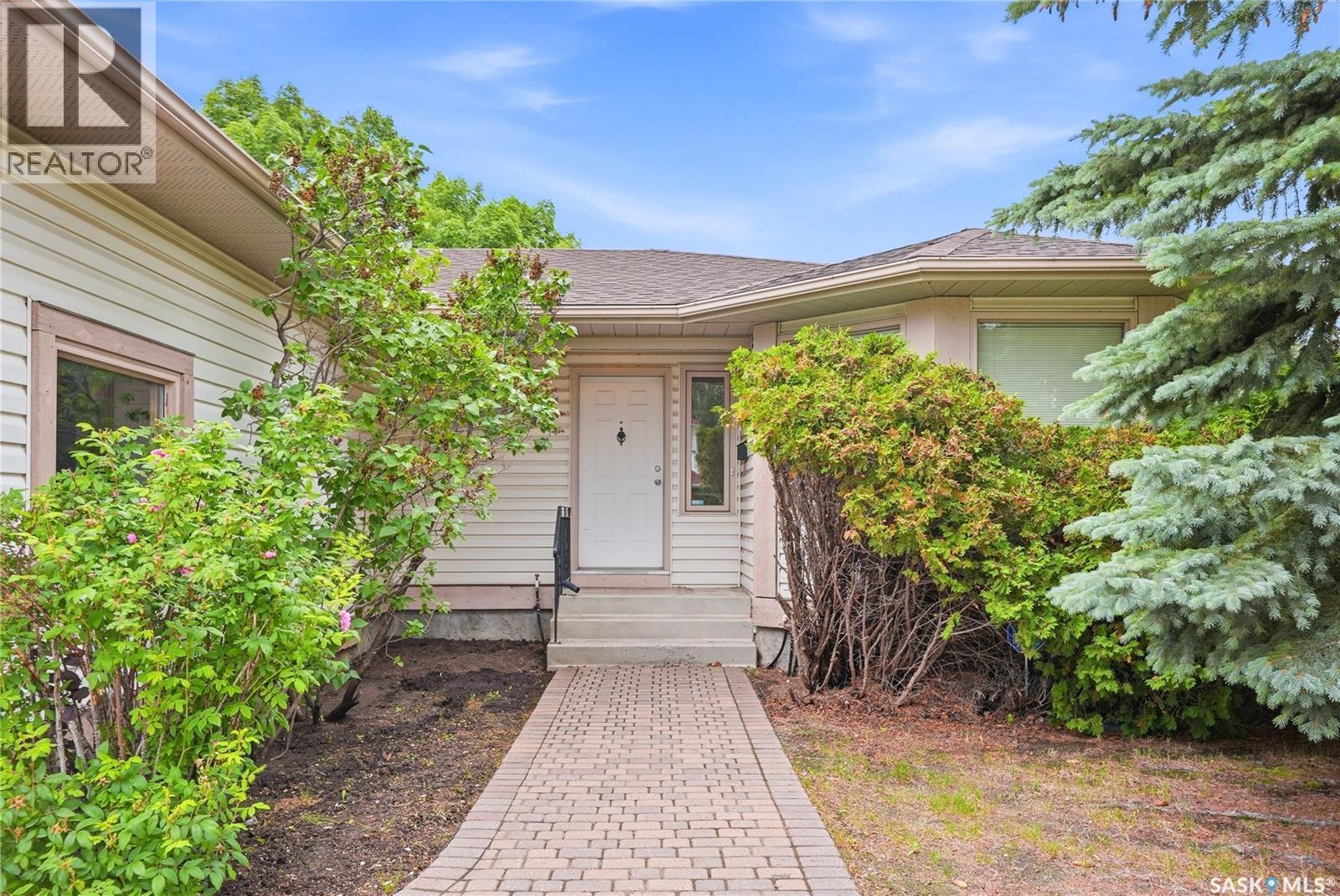 539 Emmeline Key, Saskatoon, Saskatchewan  S7J 5G8 - Photo 4 - SK041025
