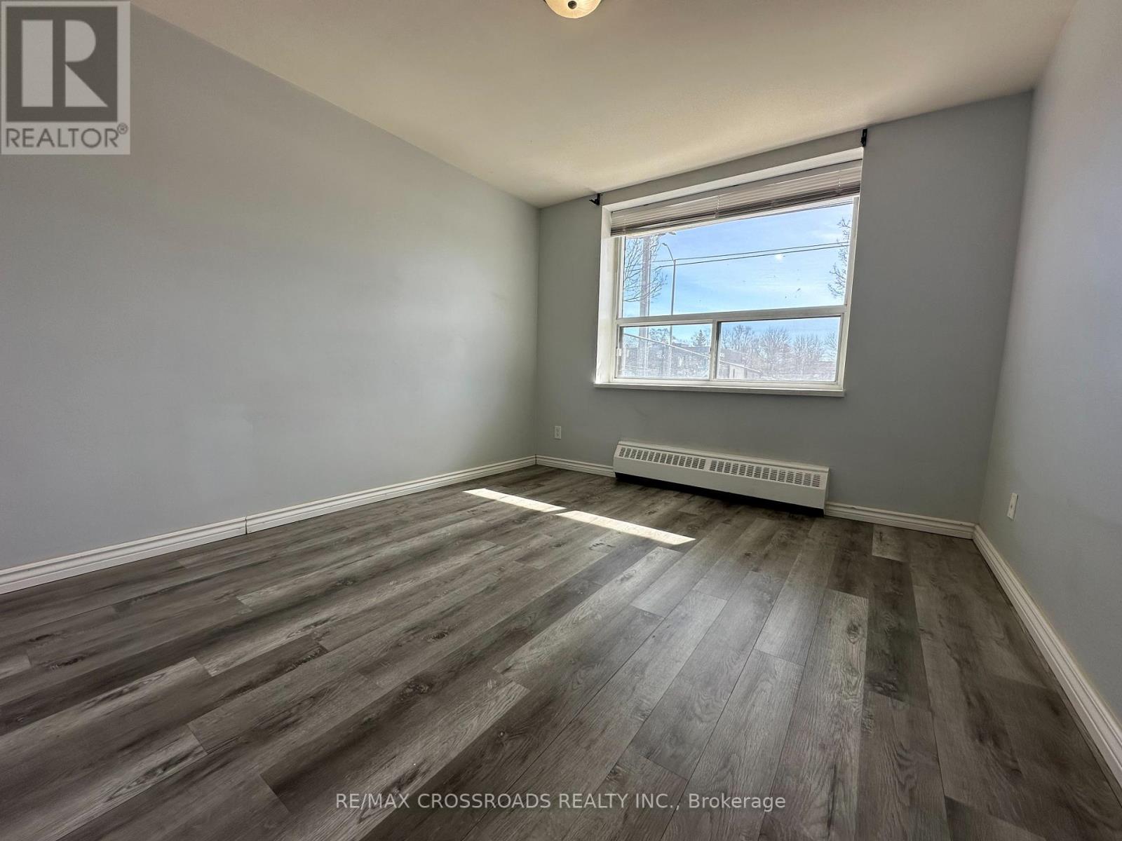 102 - 363 Lakeshore Road E, Mississauga, Ontario  L5G 1H7 - Photo 6 - W13533102