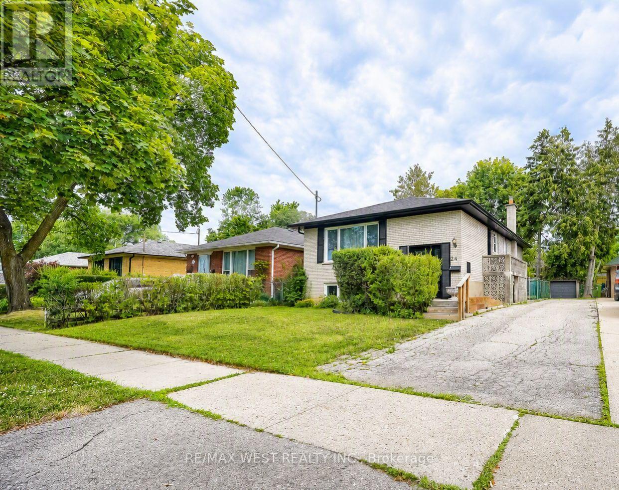 24 Waxham Road, Toronto, Ontario  M9W 3L3 - Photo 1 - W13533116