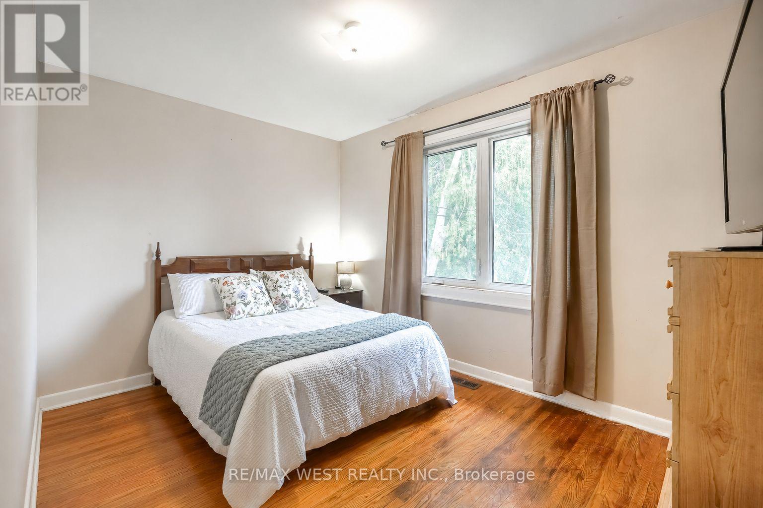 24 Waxham Road, Toronto, Ontario  M9W 3L3 - Photo 8 - W13533116