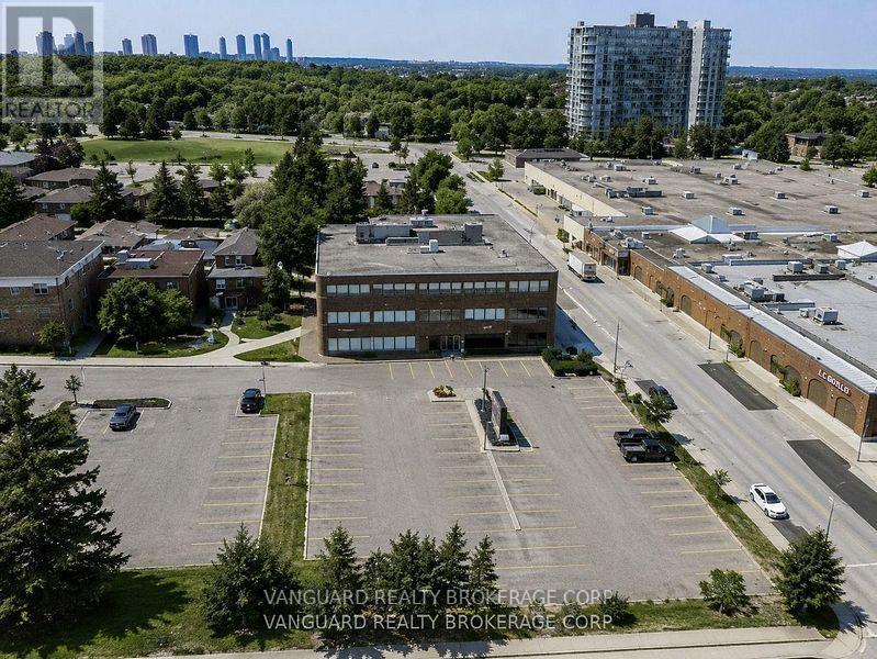 204 - 2227 South Mill Way, Mississauga, Ontario  L5L 3R6 - Photo 3 - W13533222
