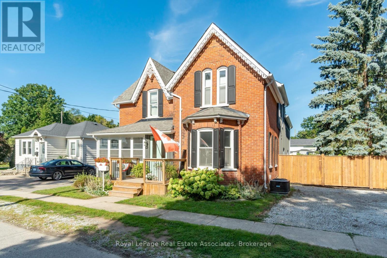 231 Arthur Street, Halton Hills, Ontario  L7J 1L9 - Photo 2 - W13533280