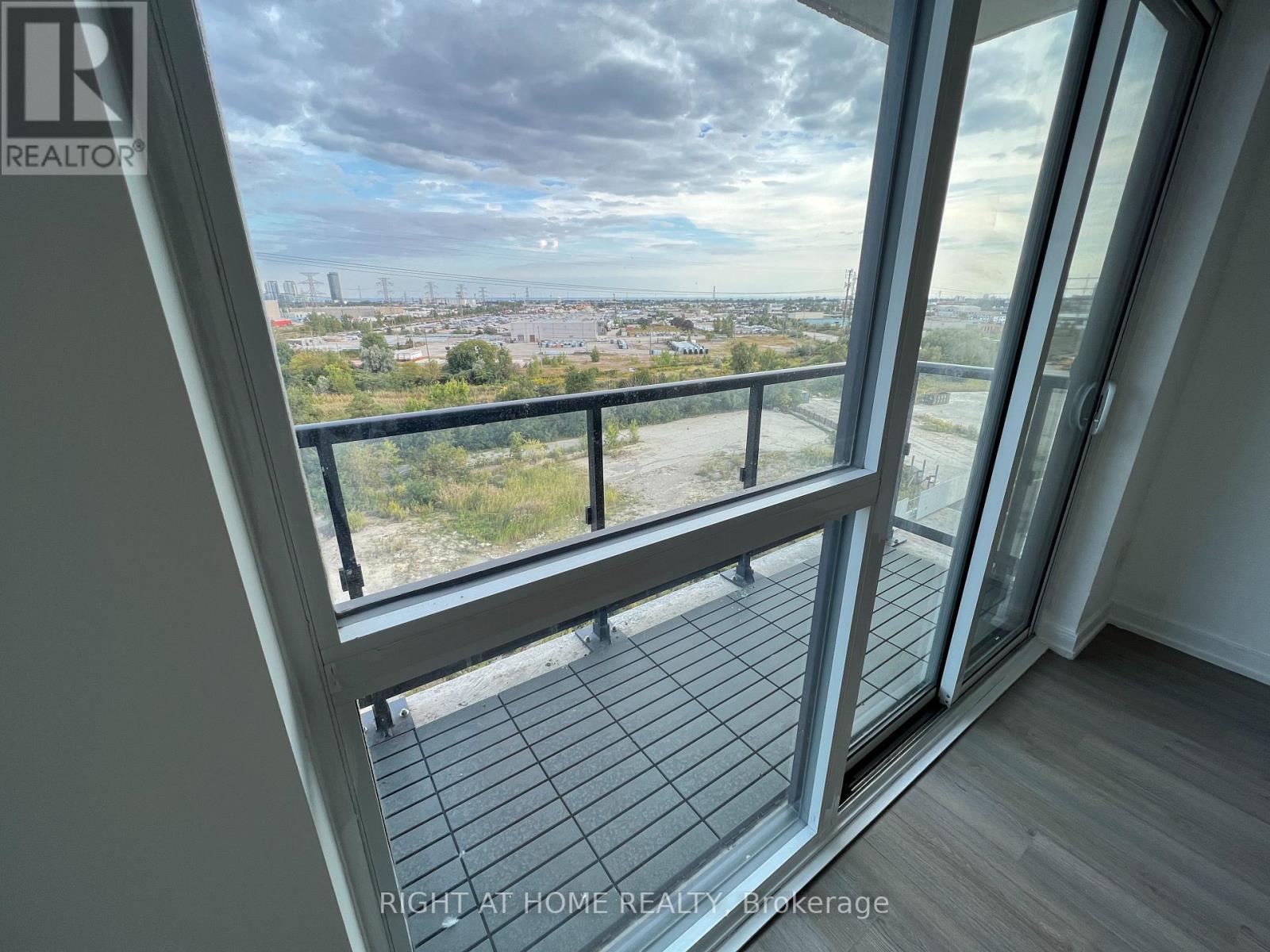 608 - 20 Thomas Riley Road, Toronto, Ontario  M9B 0C3 - Photo 7 - W13533346