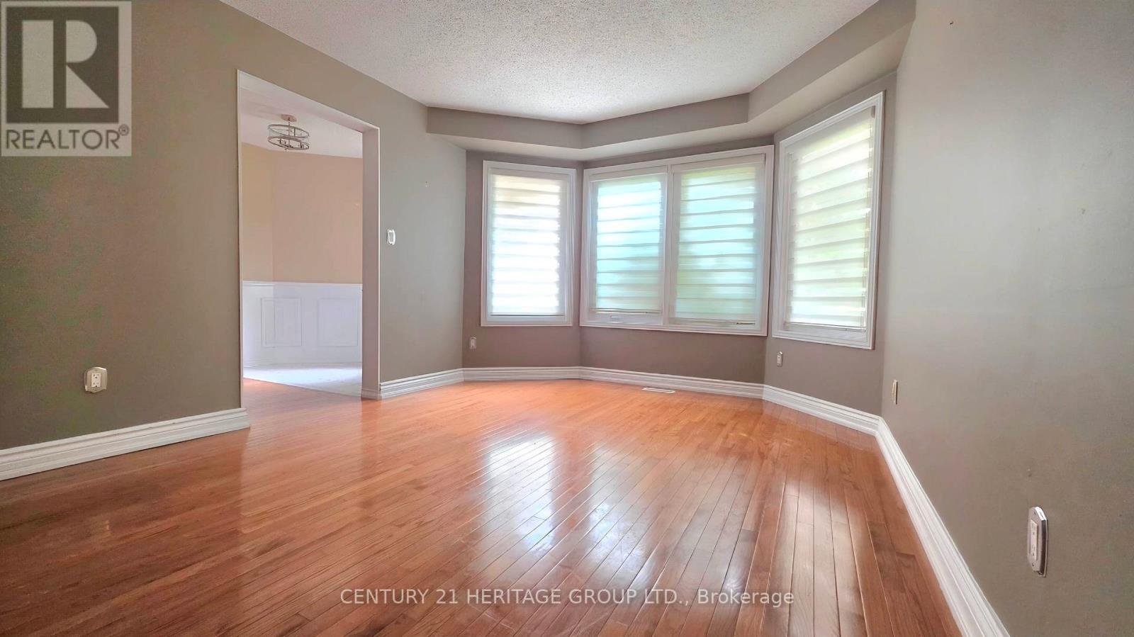 73 Hutton Crescent, Caledon, Ontario  L7C 1A7 - Photo 3 - W13533350