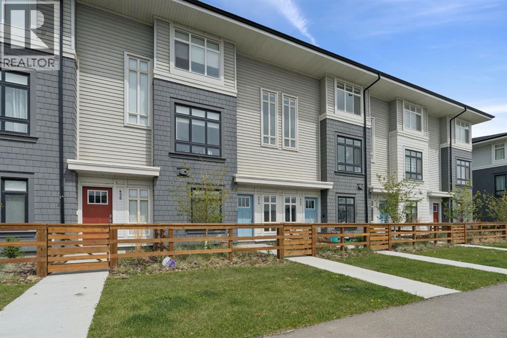 424 210 Avenue SW, Calgary