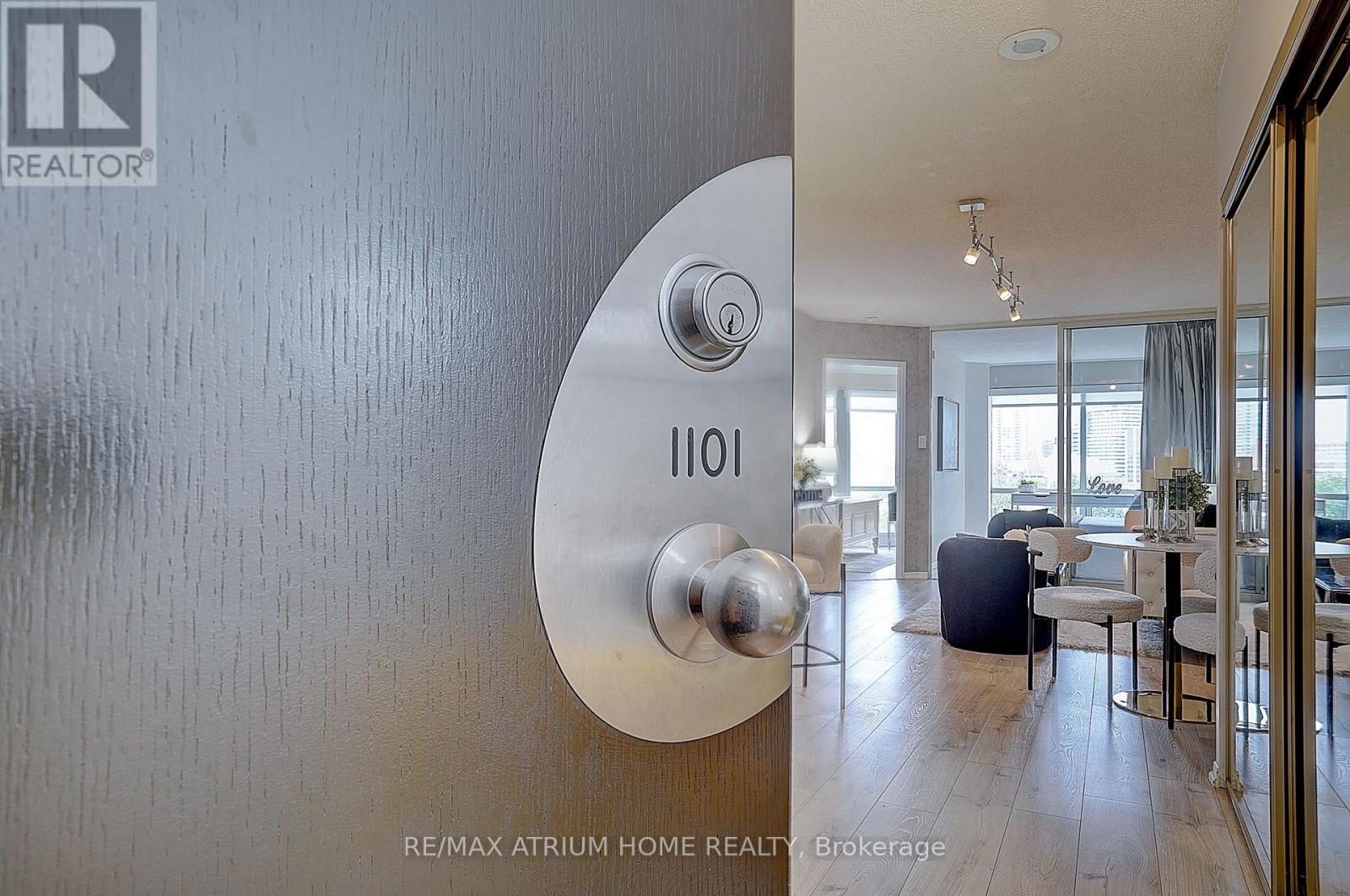 #1101 - 1001 Bay Street, Toronto, Ontario  M5S 3A6 - Photo 3 - C13524050