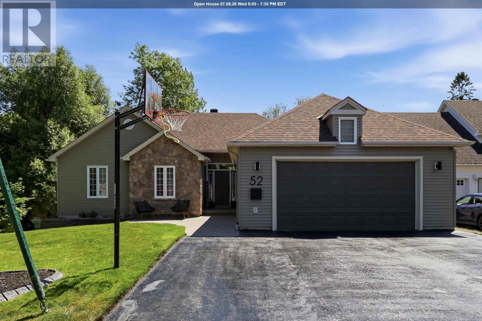 52 Borron Ave, Sault Ste. Marie, Ontario  P6B 1E6 - Photo 1 - SM261754