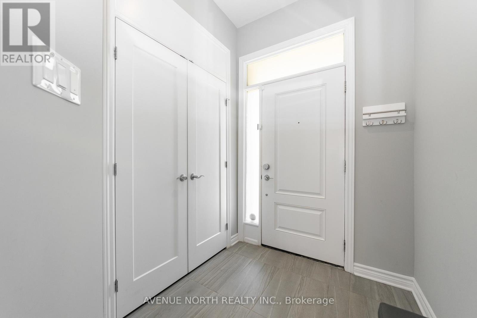 87 Nepeta Crescent, Ottawa, Ontario  K1T 0S6 - Photo 3 - X13533396