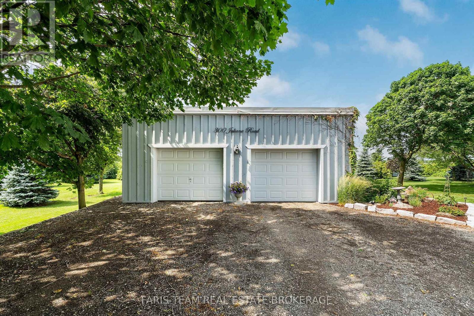 300 Juliana Road, King, Ontario  L3Y 4V9 - Photo 4 - N13527966