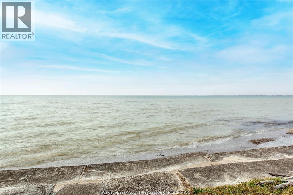 127 LAKEWOOD DRIVE, Amherstburg, Ontario