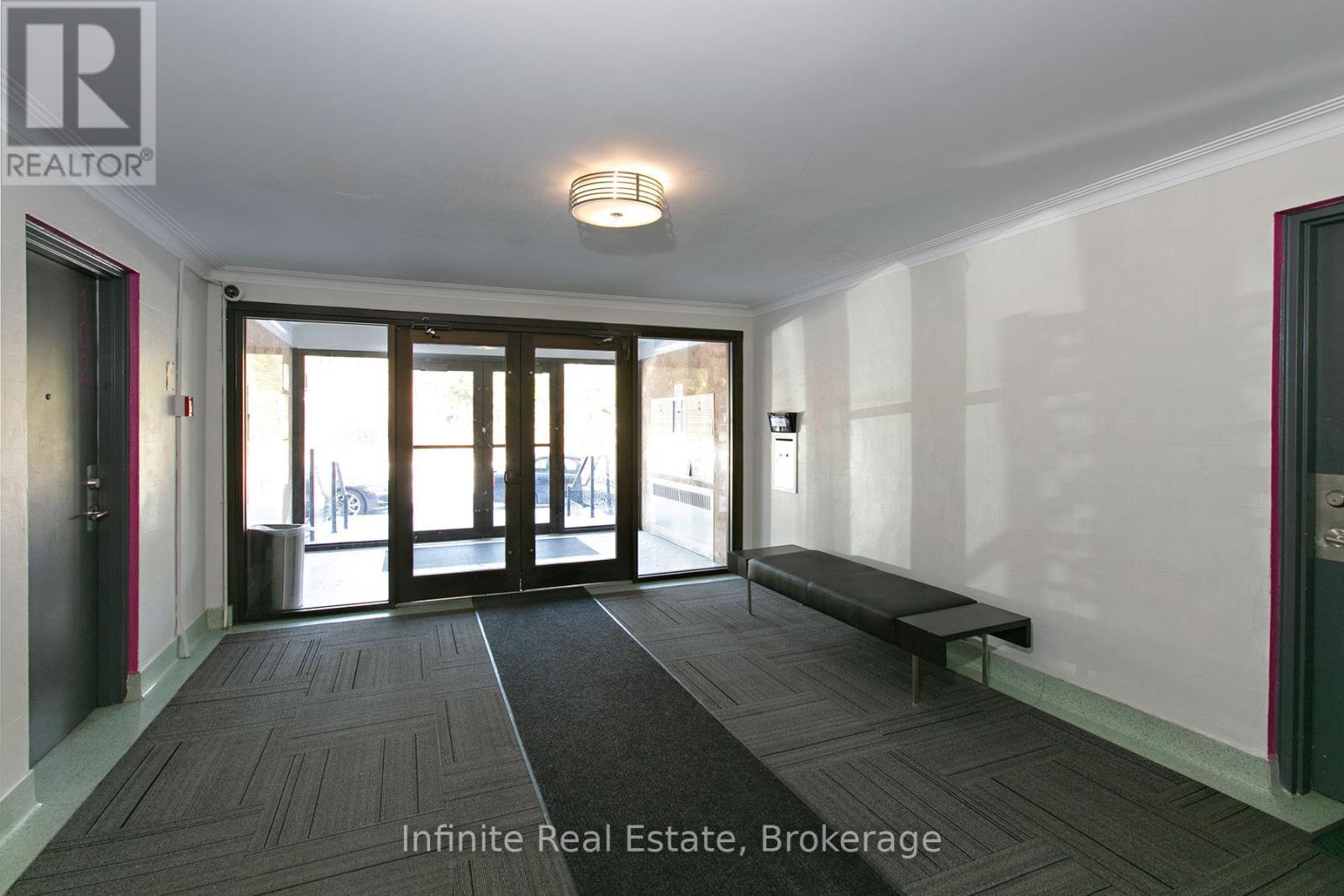 303 - 1291 Bayview Avenue, Toronto, Ontario  M4G 2Z9 - Photo 3 - C13533440
