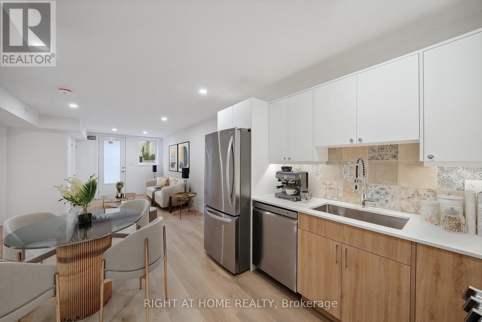 6 - 112 Walmer Road, Toronto, Ontario  M5R 2X7 - Photo 4 - C13533460