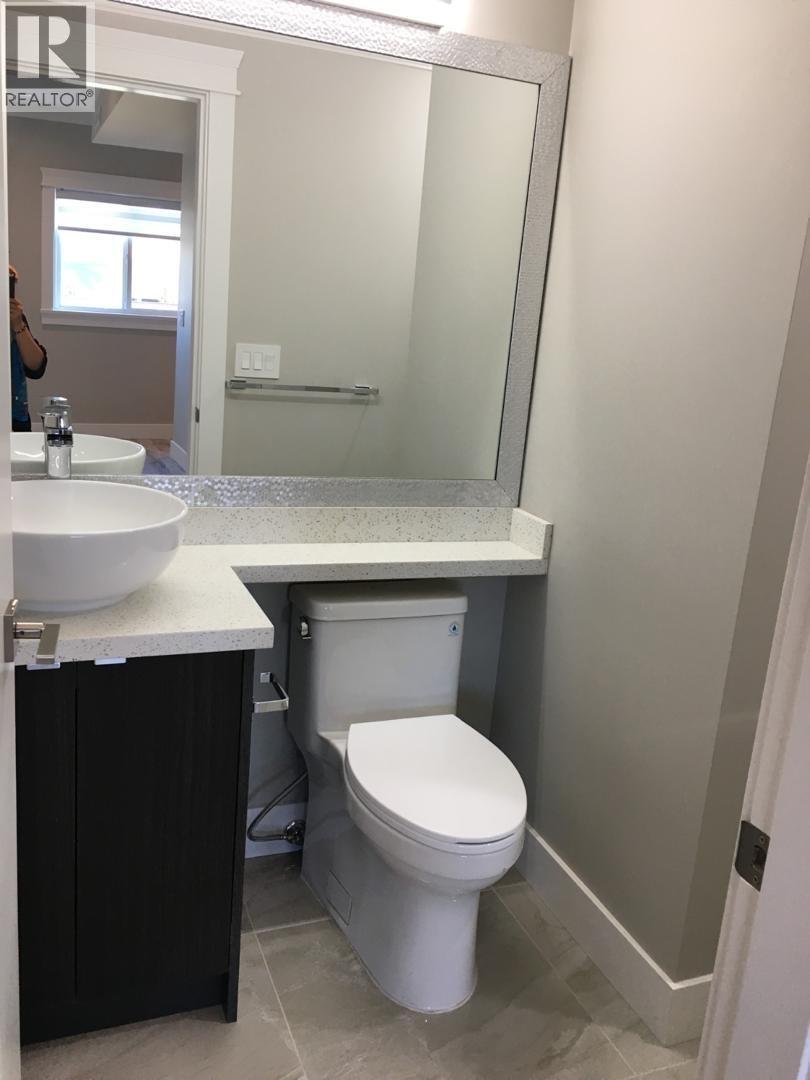 8 9560 ALEXANDRA ROAD ROAD — photo 17