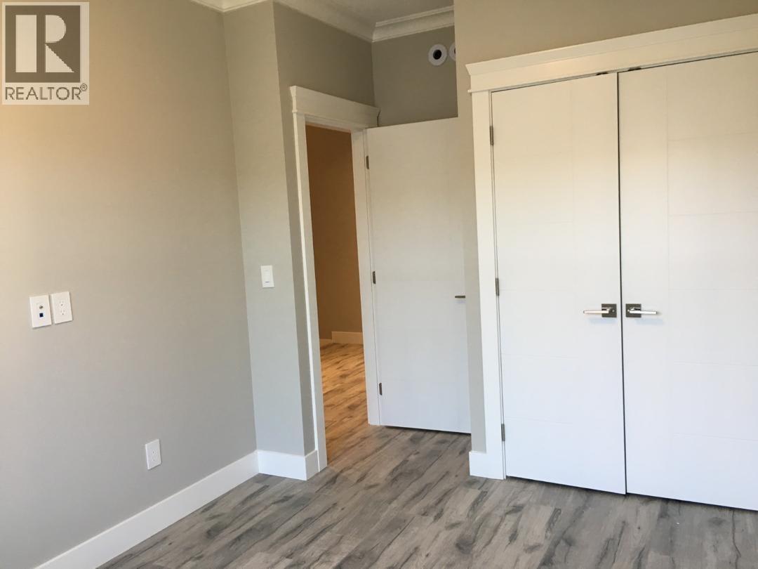 8 9560 ALEXANDRA ROAD ROAD — photo 12