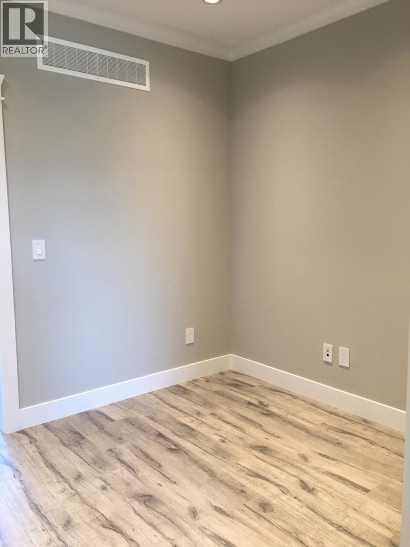 8 9560 ALEXANDRA ROAD ROAD — photo 14