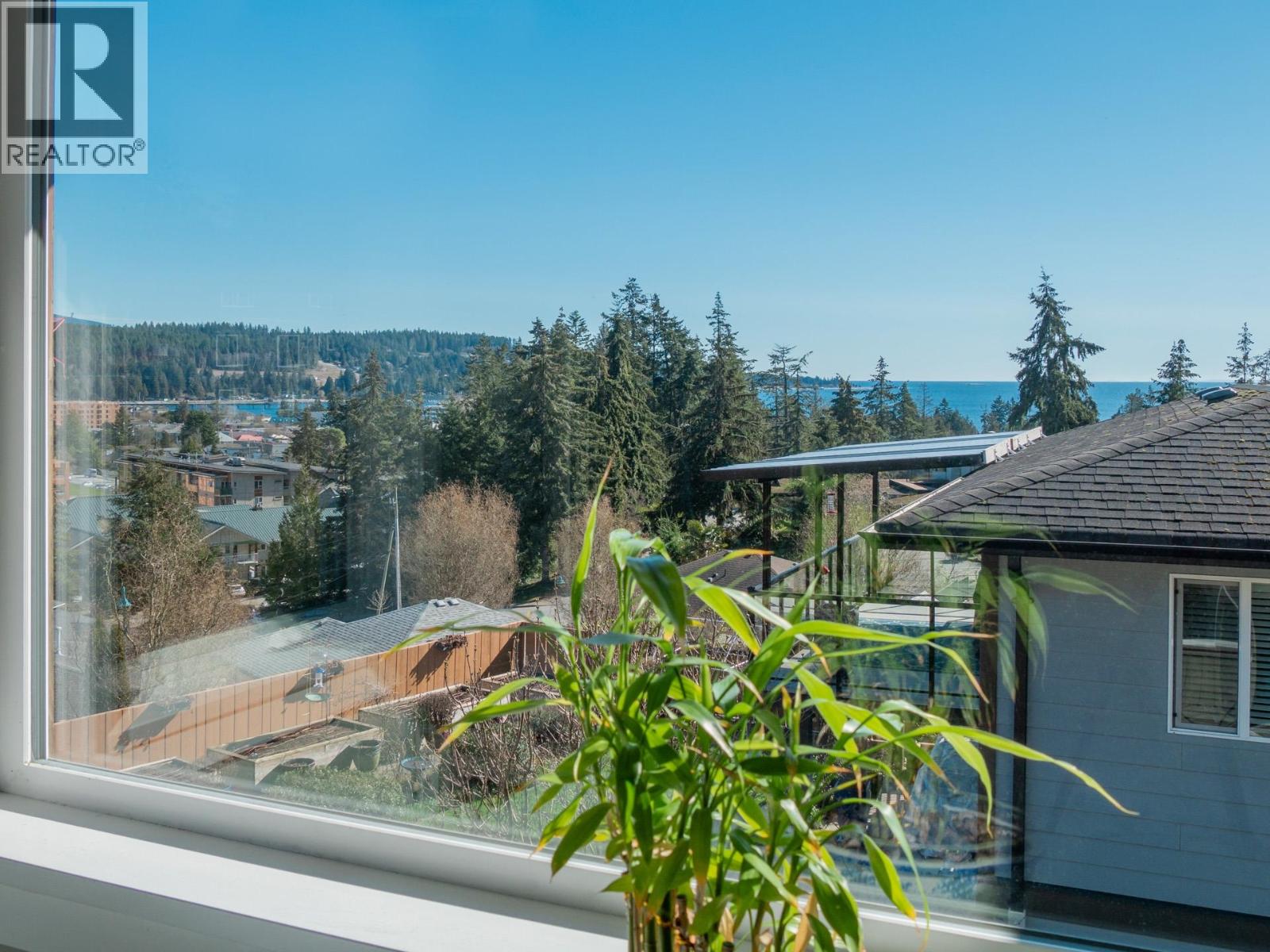 5878 Medusa Street, Sechelt, British Columbia V0N 3A0 - Photo 11 - R3143437