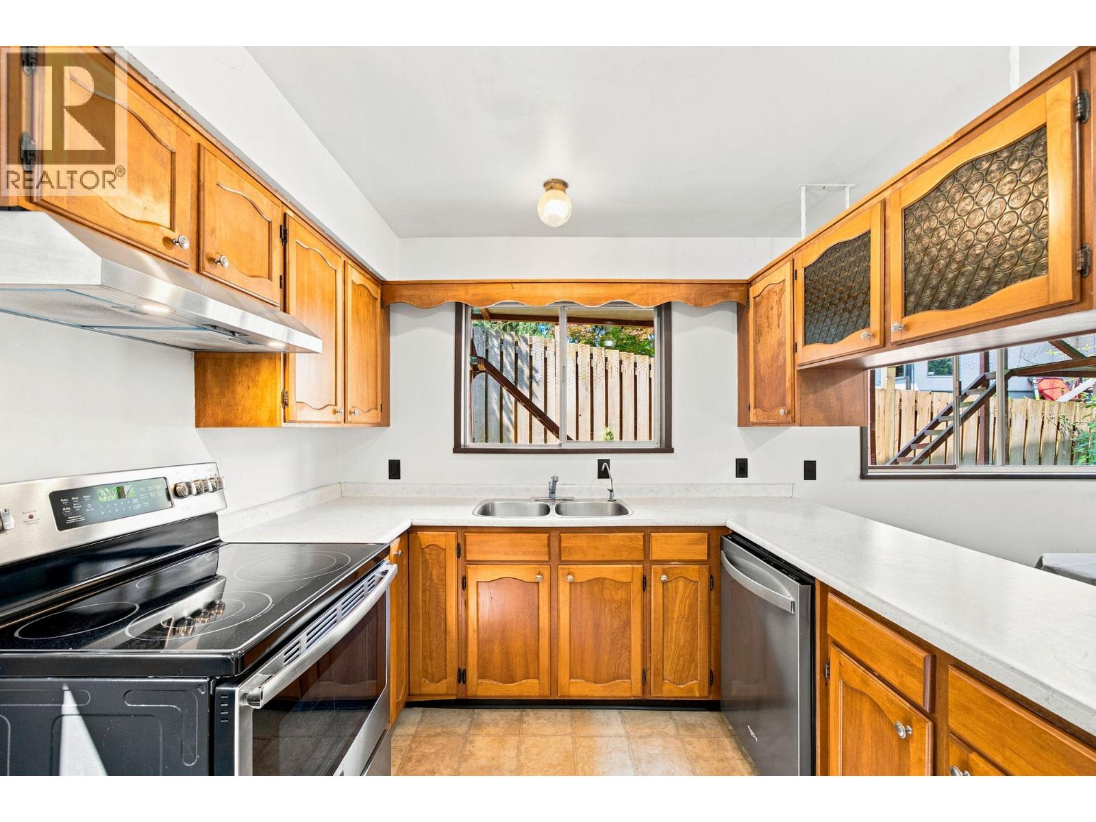 2337 St George Street, Port Moody, British Columbia  V3H 2G3 - Photo 17 - R3143466