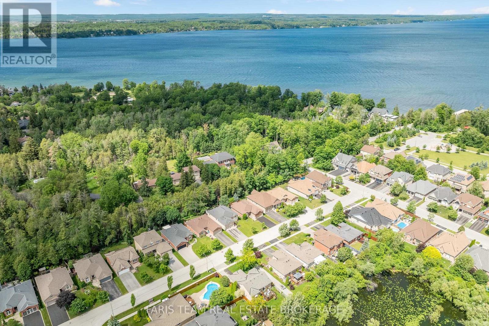 36 Bayshore Boulevard, Barrie, Ontario  L4N 9R5 - Photo 2 - S13533504
