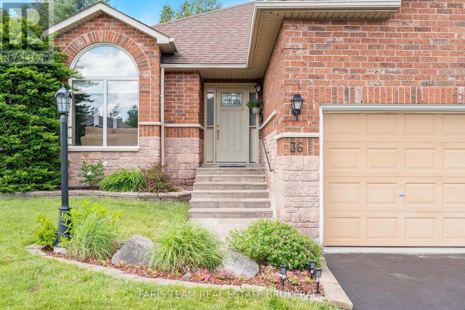 36 Bayshore Boulevard, Barrie, Ontario  L4N 9R5 - Photo 4 - S13533504