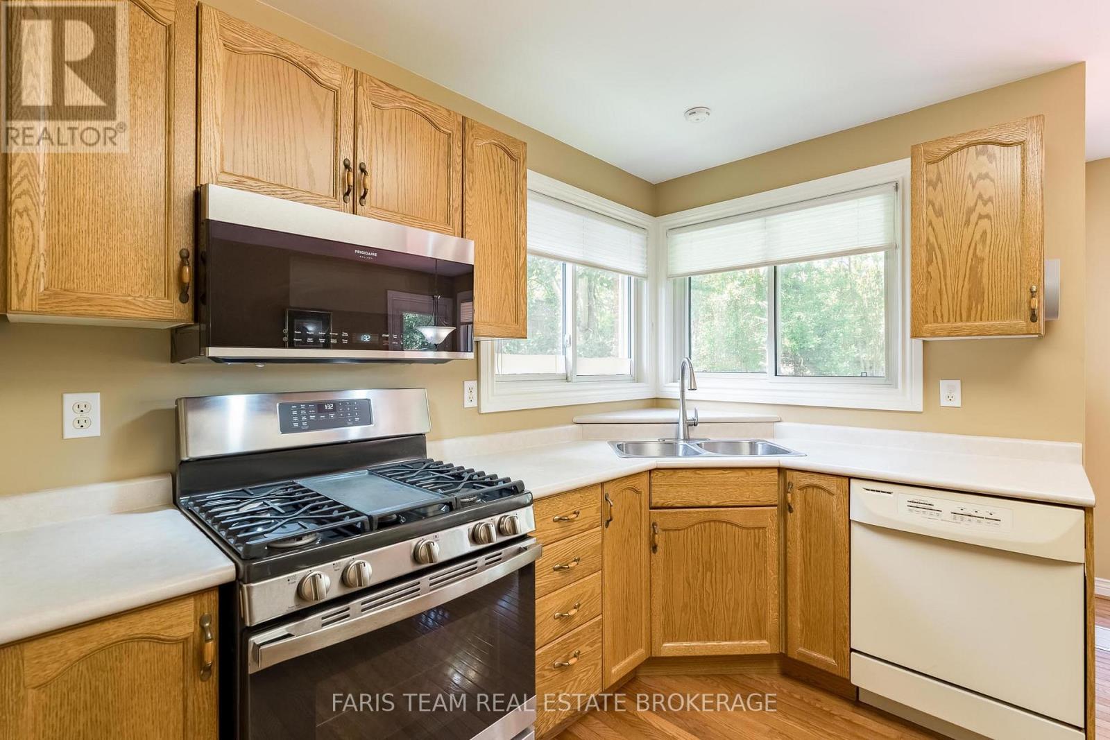 36 Bayshore Boulevard, Barrie, Ontario  L4N 9R5 - Photo 7 - S13533504