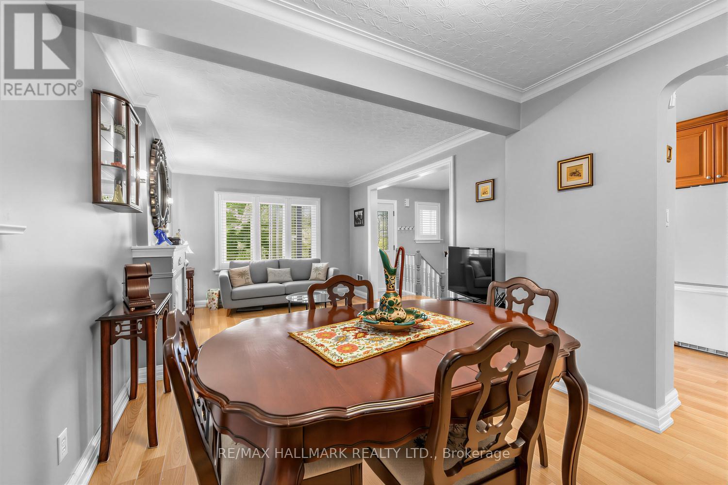 40 Bowie Avenue, Toronto, Ontario  M6E 2P1 - Photo 11 - W13533400
