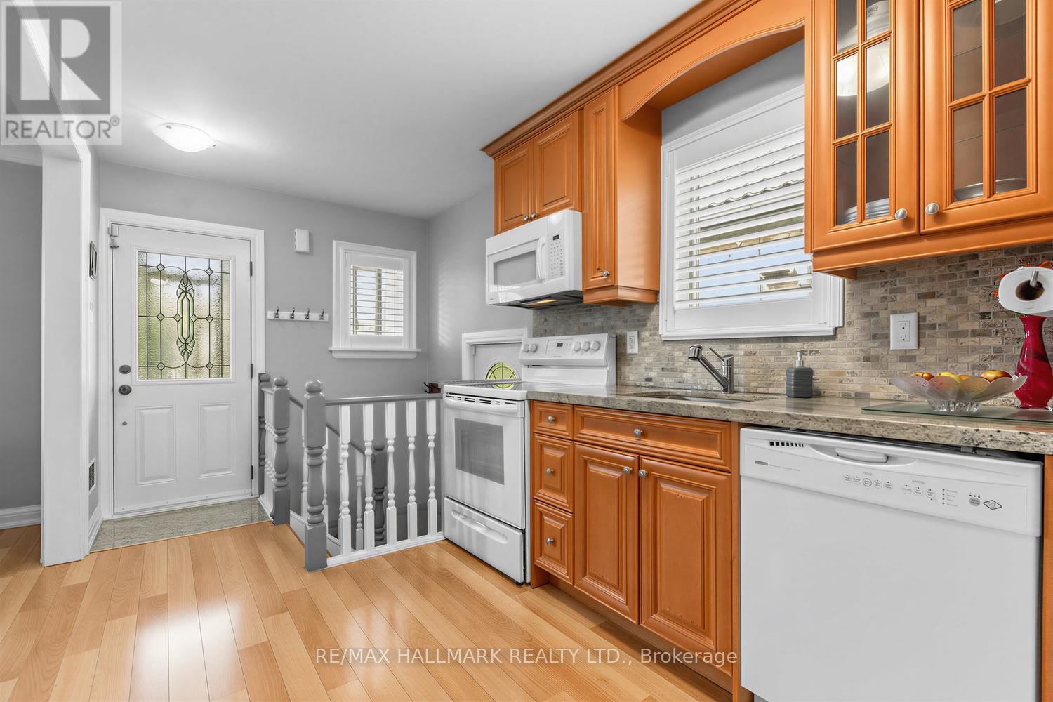 40 Bowie Avenue, Toronto, Ontario  M6E 2P1 - Photo 13 - W13533400