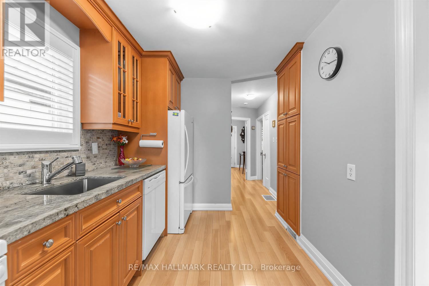 40 Bowie Avenue, Toronto, Ontario  M6E 2P1 - Photo 14 - W13533400