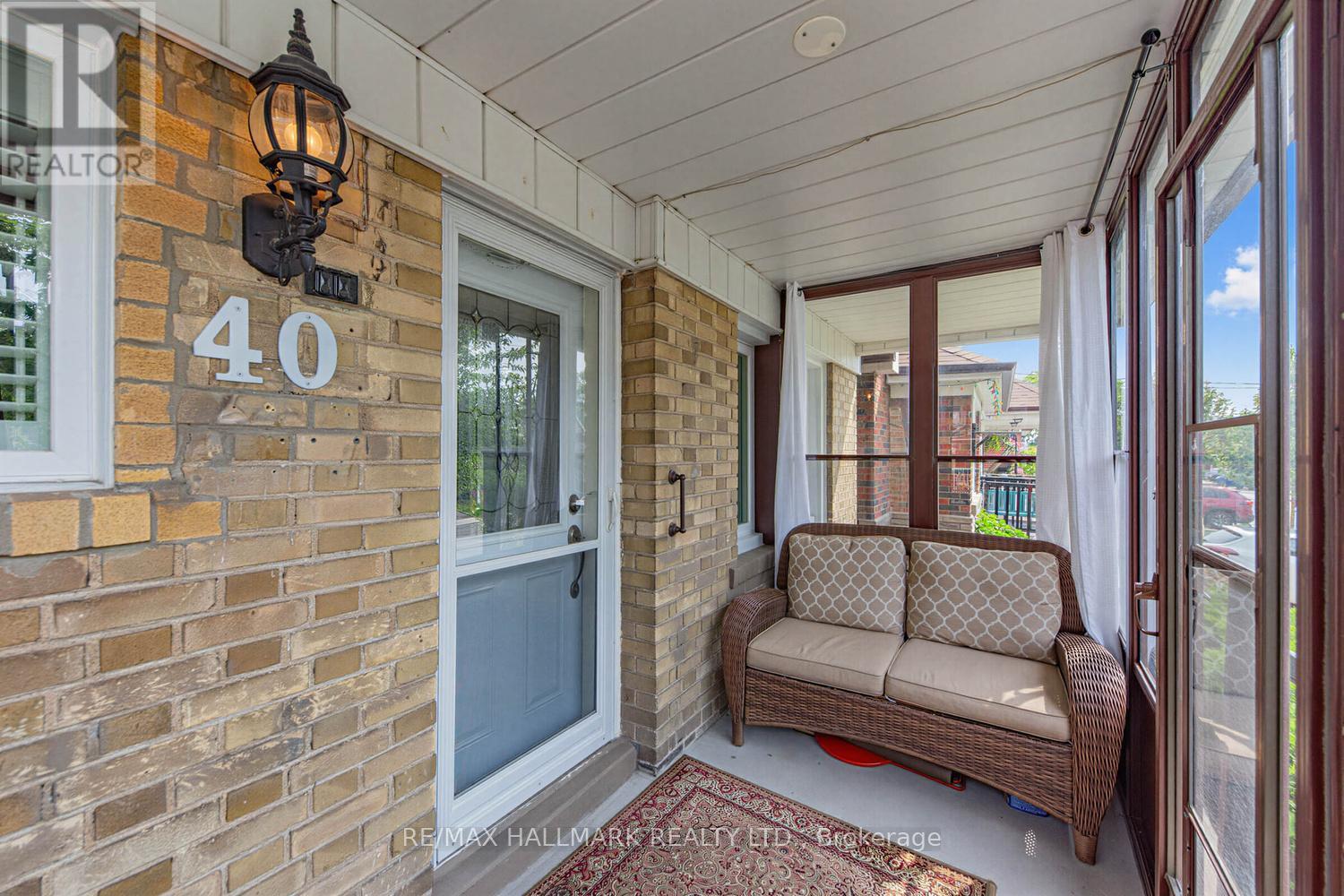 40 Bowie Avenue, Toronto, Ontario  M6E 2P1 - Photo 3 - W13533400