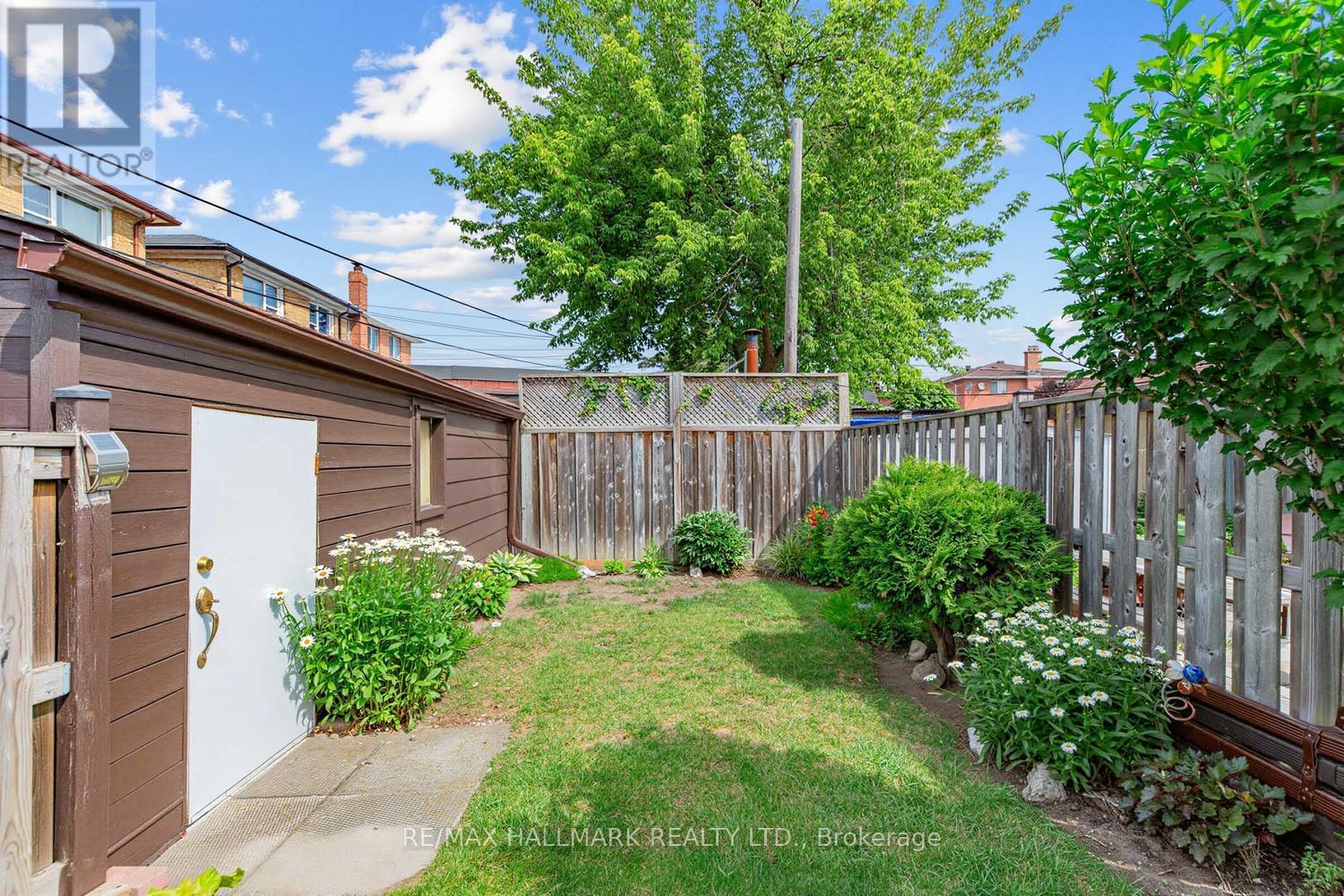 40 Bowie Avenue, Toronto, Ontario  M6E 2P1 - Photo 33 - W13533400