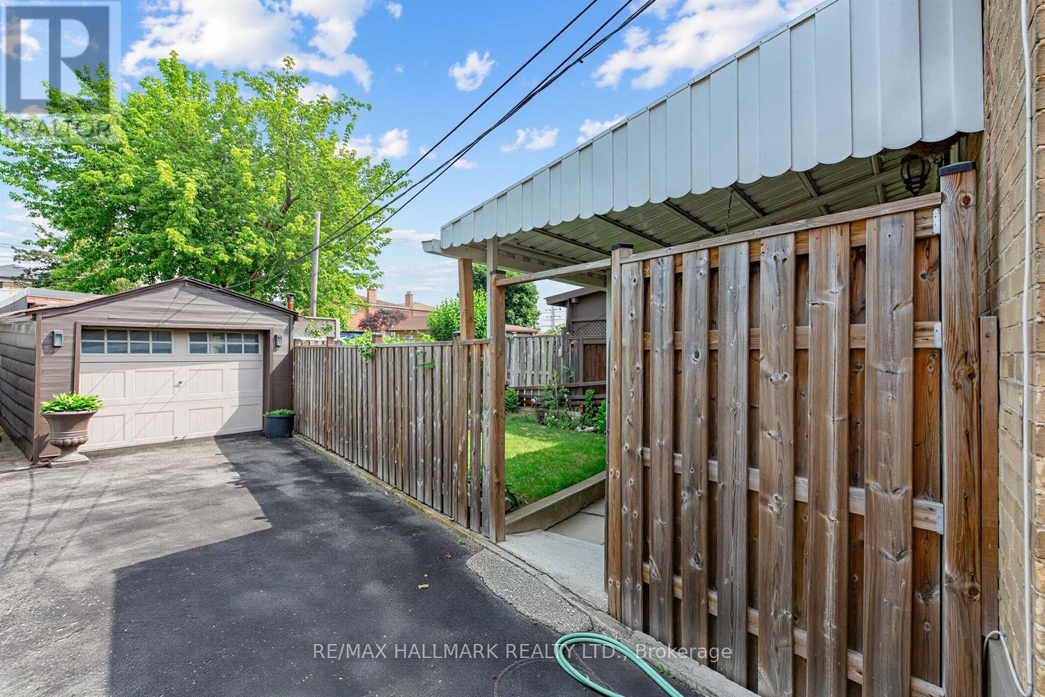 40 Bowie Avenue, Toronto, Ontario  M6E 2P1 - Photo 34 - W13533400