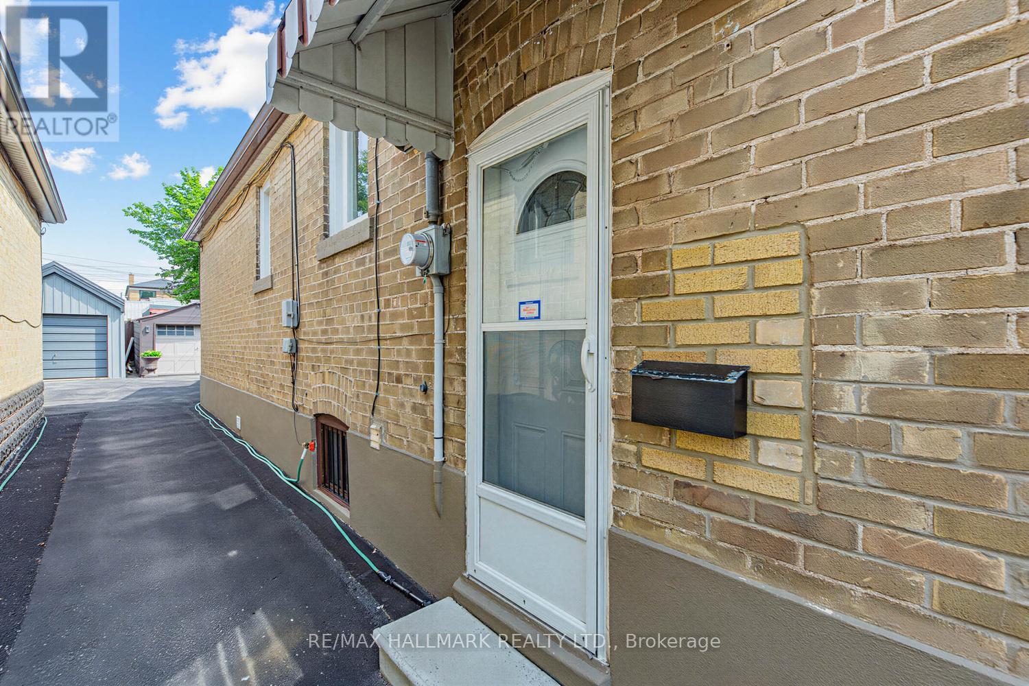 40 Bowie Avenue, Toronto, Ontario  M6E 2P1 - Photo 35 - W13533400
