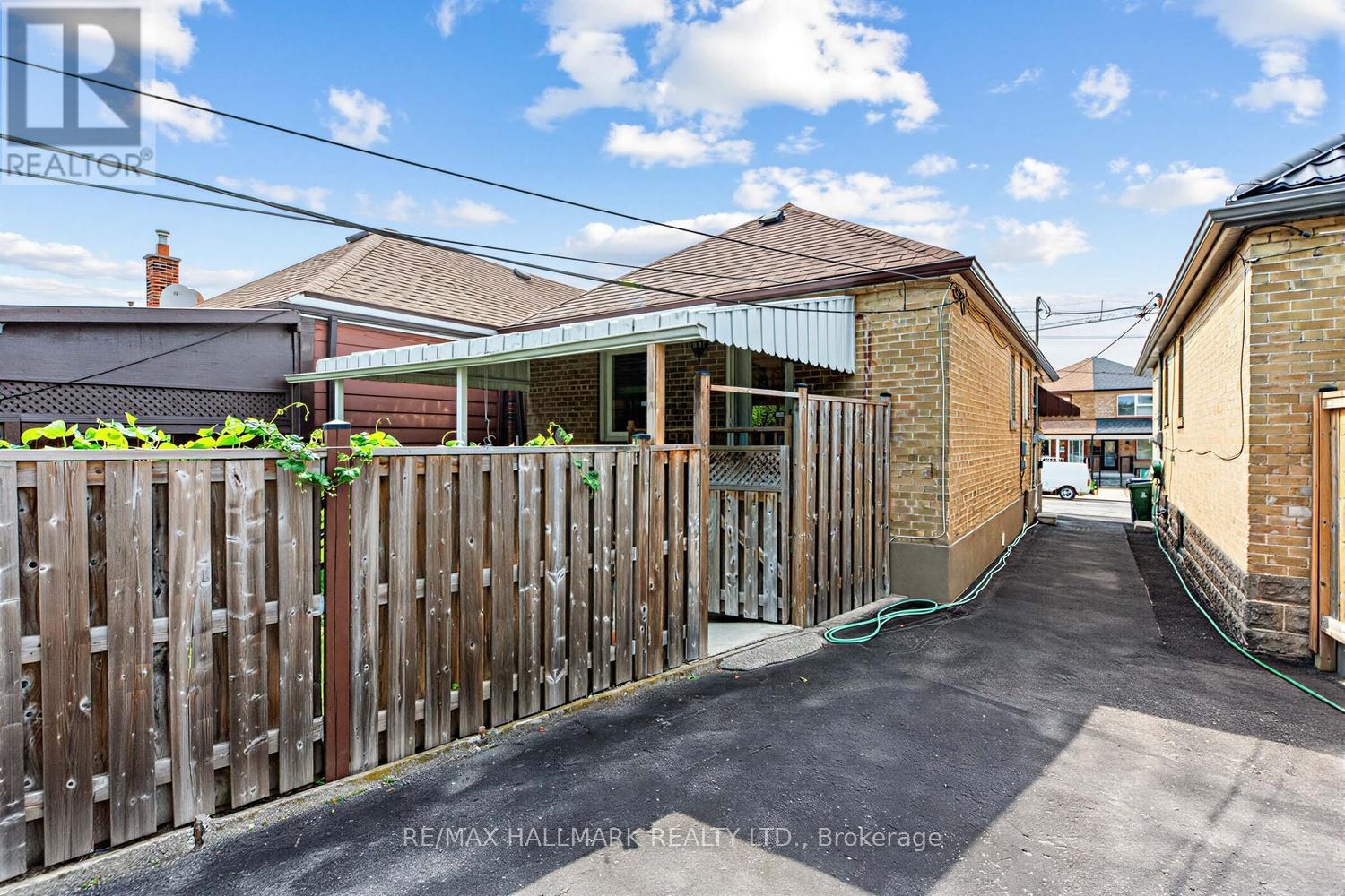 40 Bowie Avenue, Toronto, Ontario  M6E 2P1 - Photo 36 - W13533400