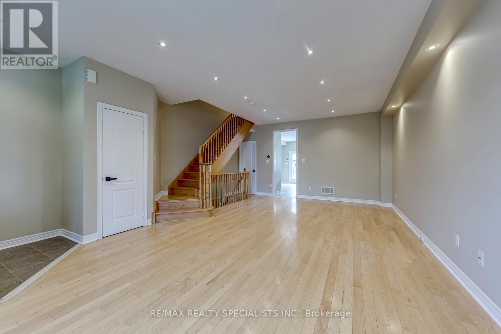5494 Tenth Line W, Mississauga, Ontario  L5M 0G5 - Photo 10 - W13533454