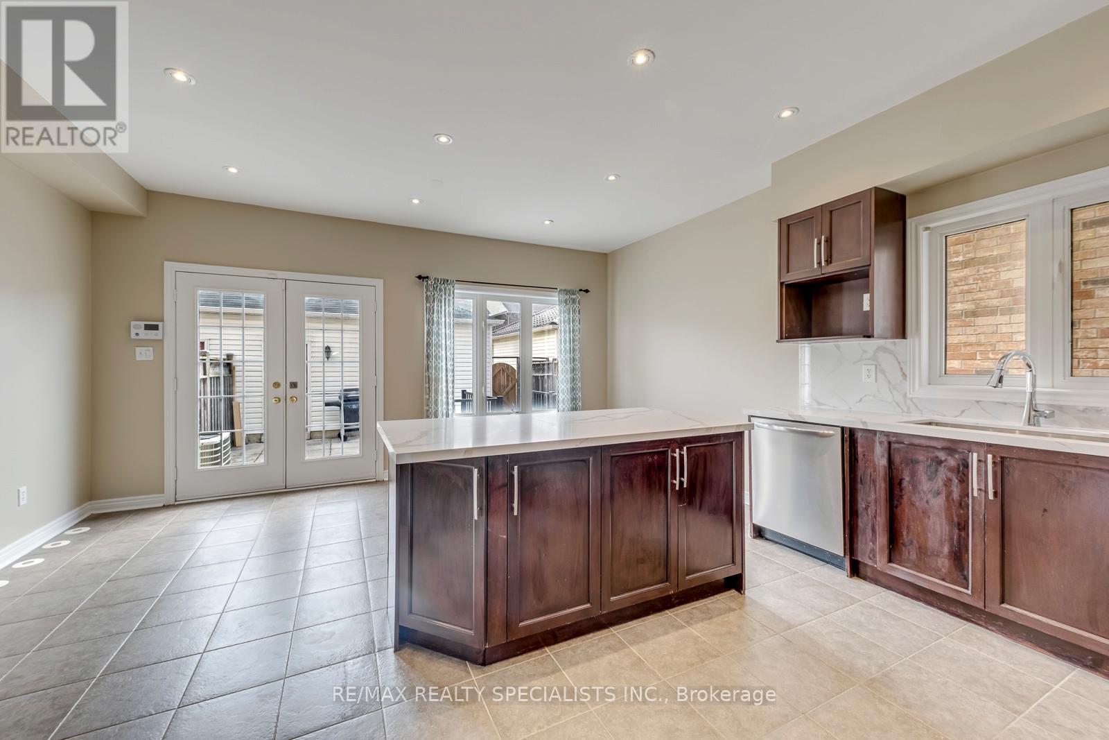5494 Tenth Line W, Mississauga, Ontario  L5M 0G5 - Photo 12 - W13533454
