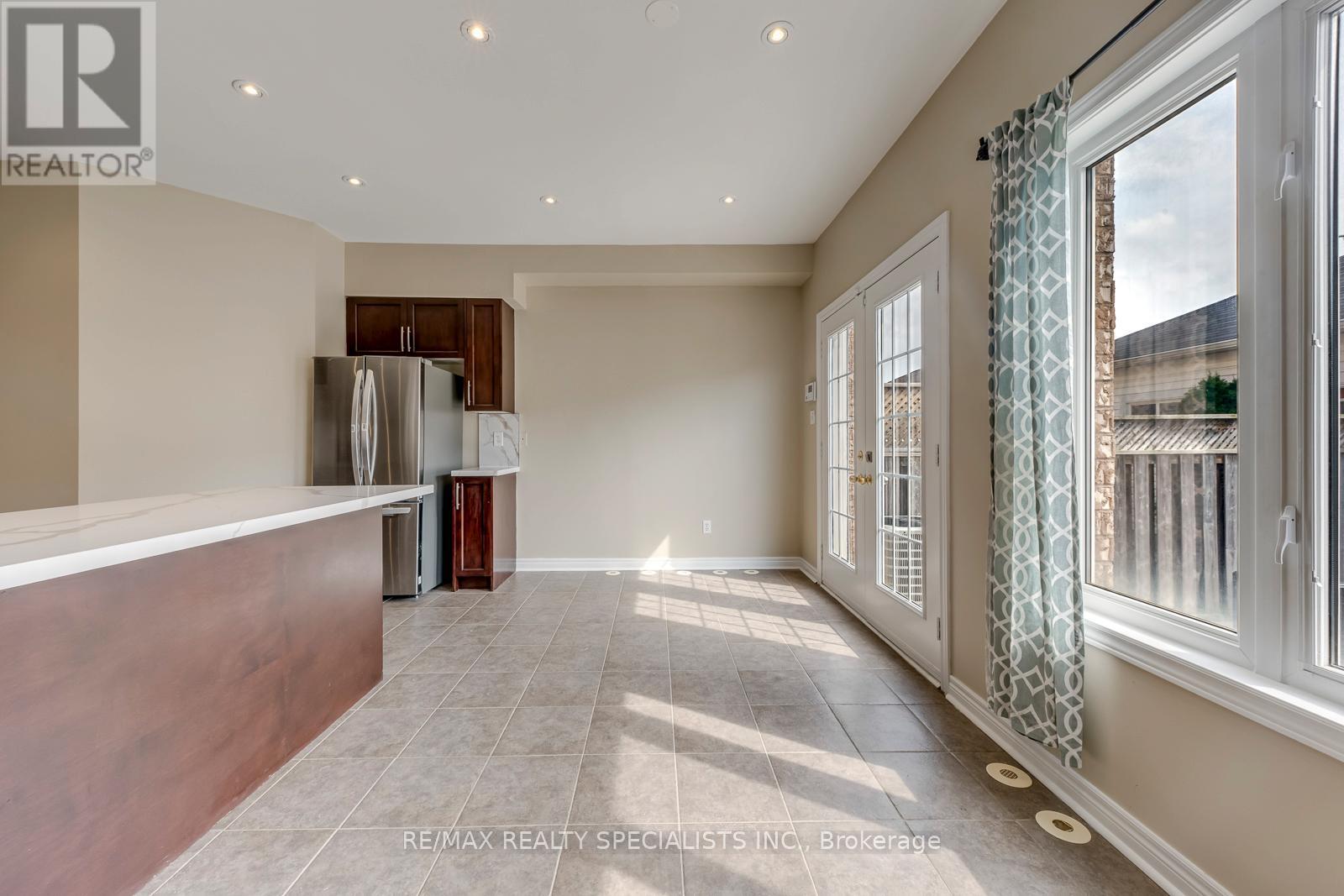 5494 Tenth Line W, Mississauga, Ontario  L5M 0G5 - Photo 19 - W13533454