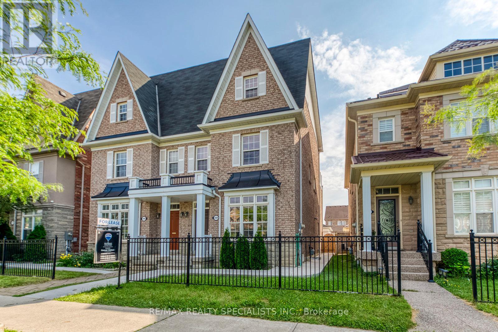 5494 Tenth Line W, Mississauga, Ontario  L5M 0G5 - Photo 2 - W13533454