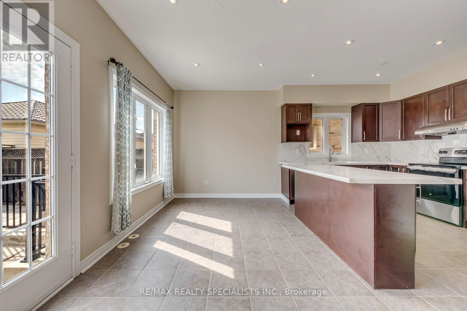 5494 Tenth Line W, Mississauga, Ontario  L5M 0G5 - Photo 21 - W13533454