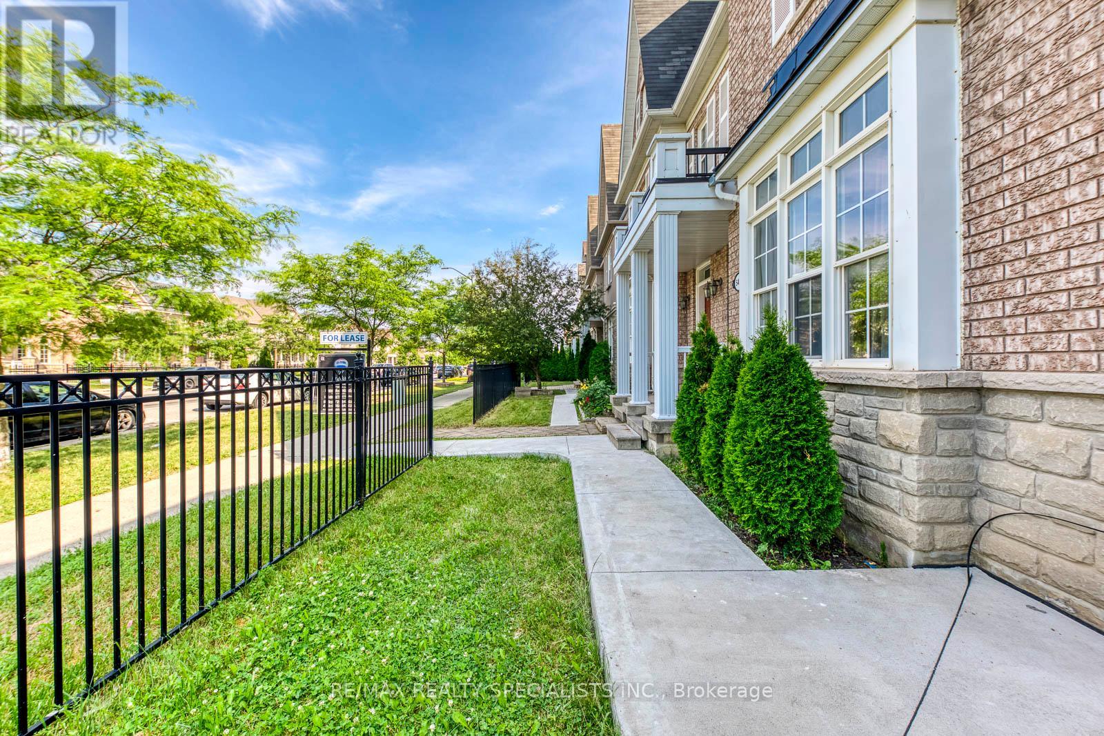 5494 Tenth Line W, Mississauga, Ontario  L5M 0G5 - Photo 4 - W13533454