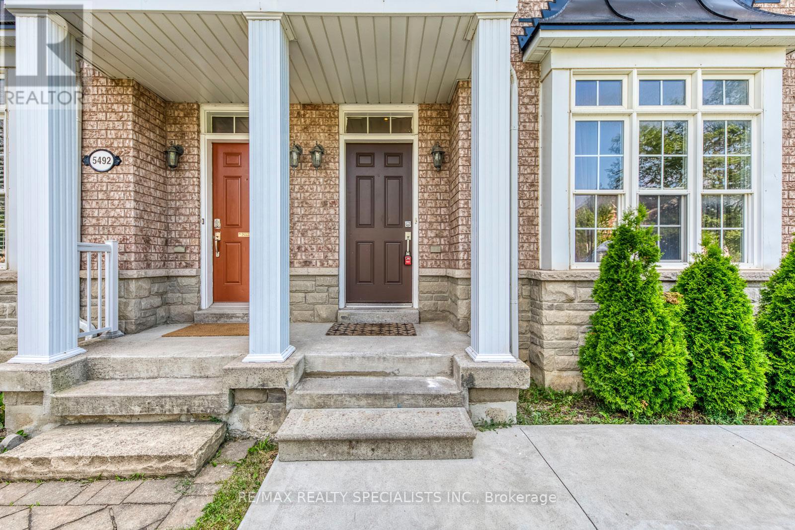5494 Tenth Line W, Mississauga, Ontario  L5M 0G5 - Photo 5 - W13533454
