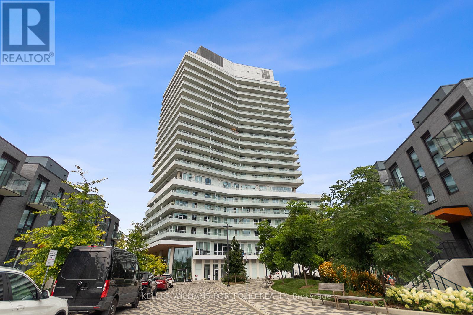 809 - 20 BRIN DRIVE, Toronto (Edenbridge-Humber Valley)