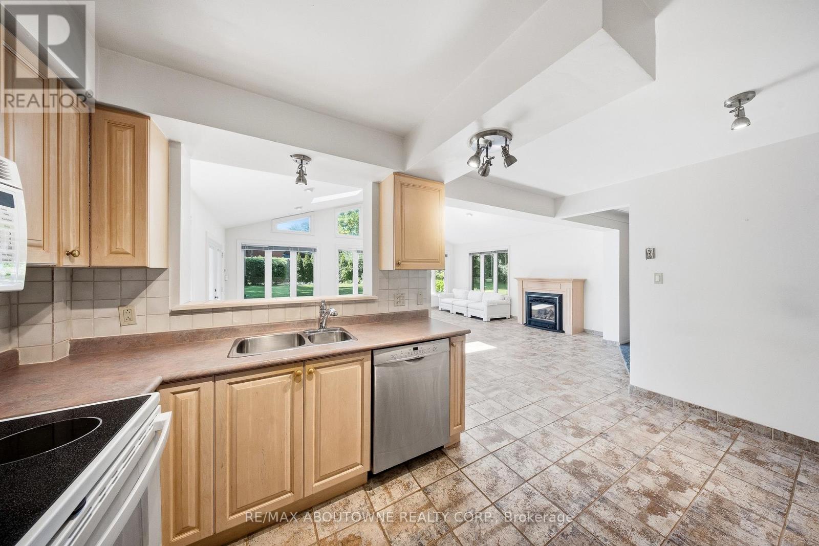 73 Price Avenue, Hamilton, Ontario L9C 1K5 - Photo 10 - X13533426