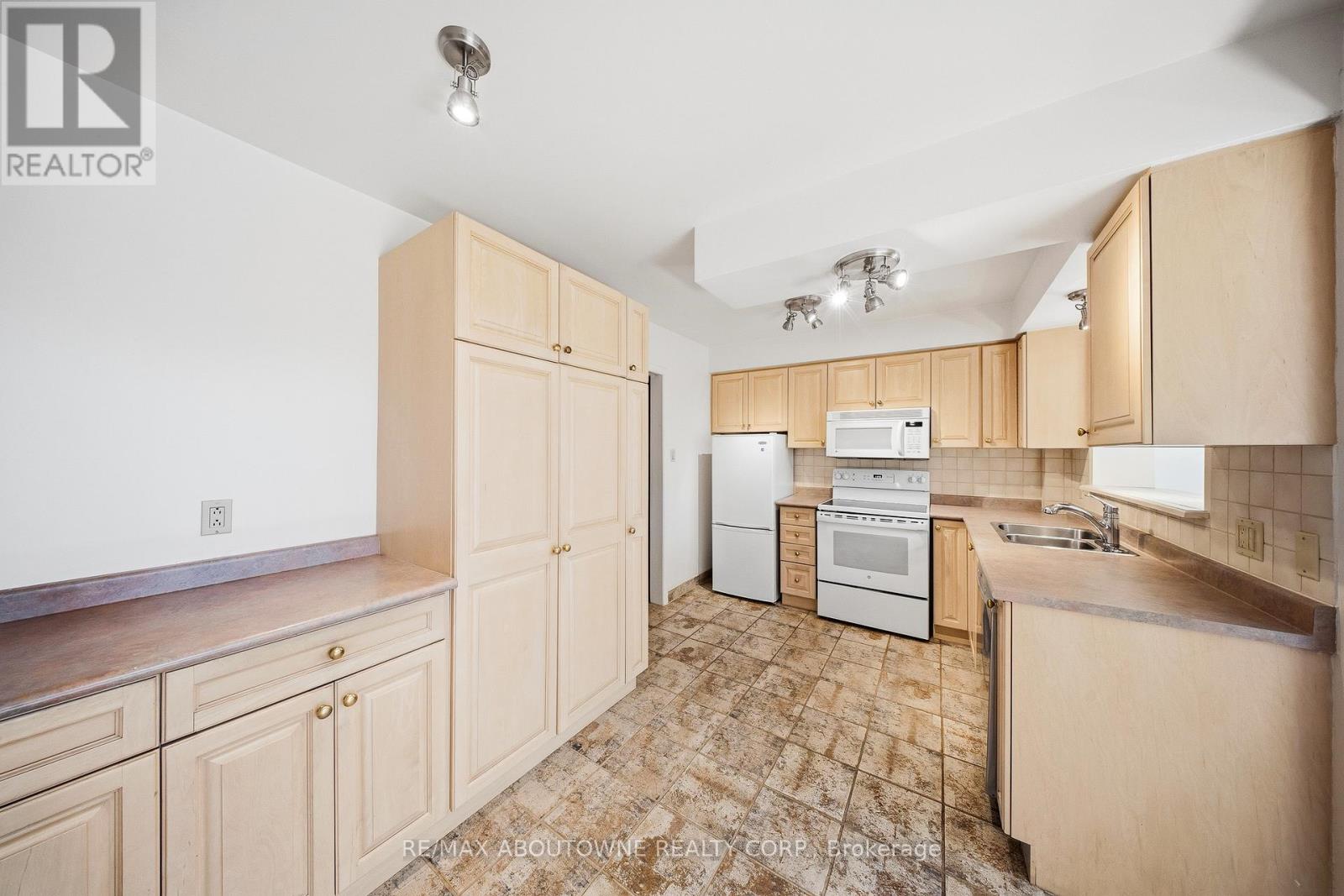 73 Price Avenue, Hamilton, Ontario L9C 1K5 - Photo 9 - X13533426