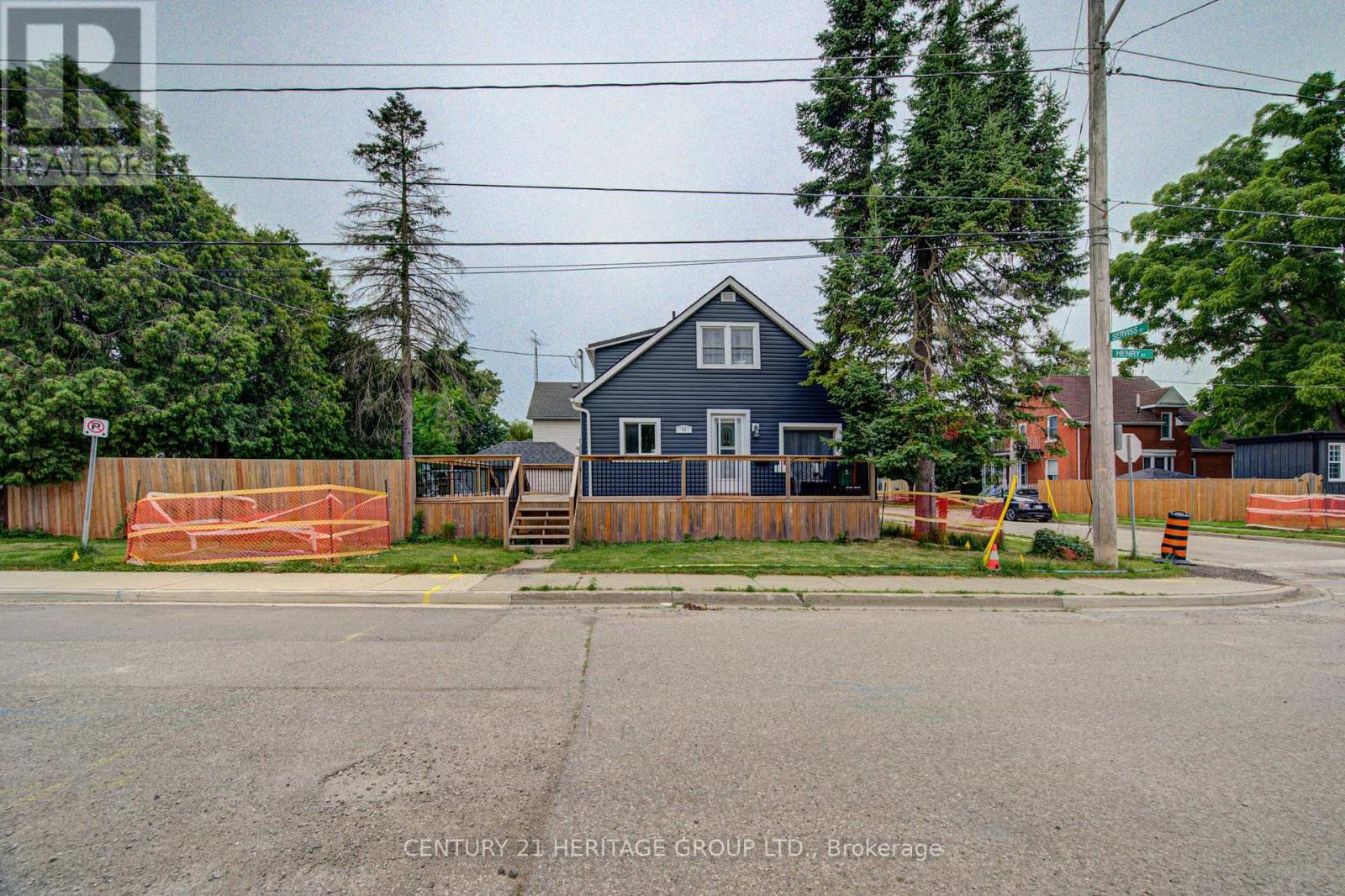 42 Henry Street, Cambridge, Ontario  N1R 3W4 - Photo 4 - X13533436