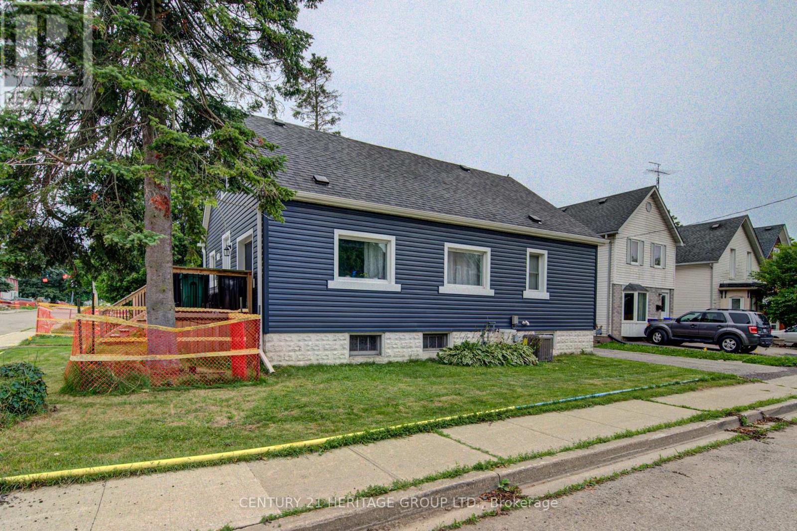 42 Henry Street, Cambridge, Ontario  N1R 3W4 - Photo 8 - X13533436