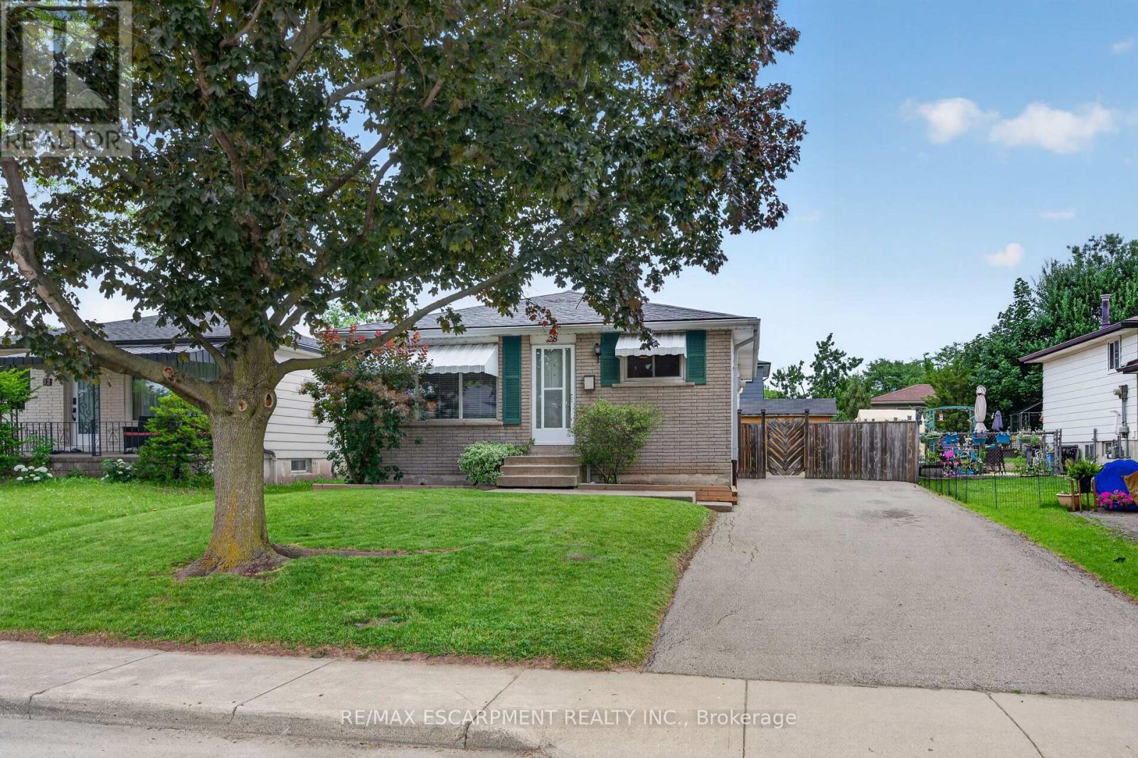 28 Boston Crescent, Hamilton, Ontario  L8T 4N2 - Photo 2 - X13533476
