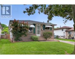 28 BOSTON CRESCENT, Hamilton, Ontario