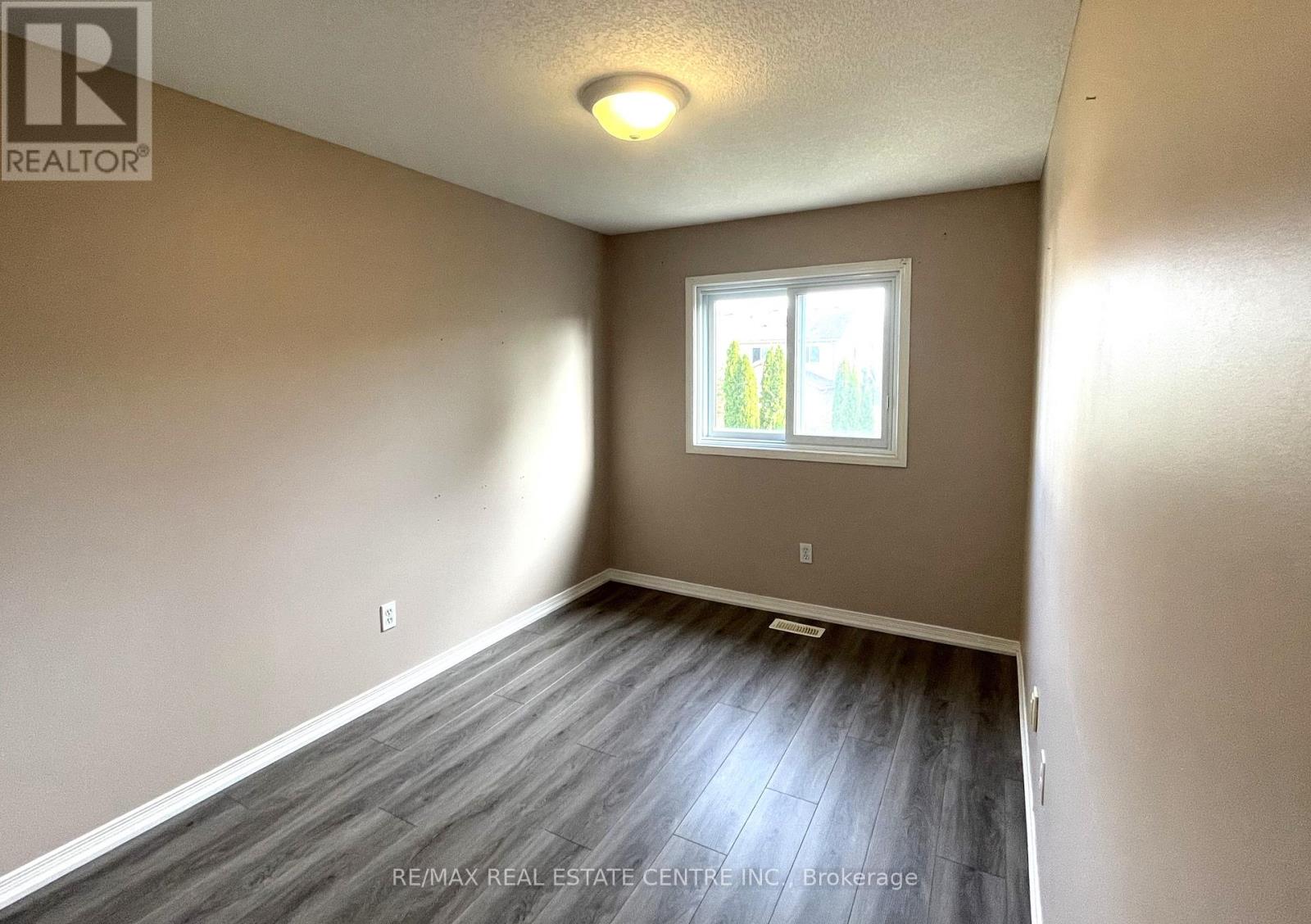 300 Activa Avenue, Waterloo, Ontario  N2E 3V1 - Photo 6 - X13533512