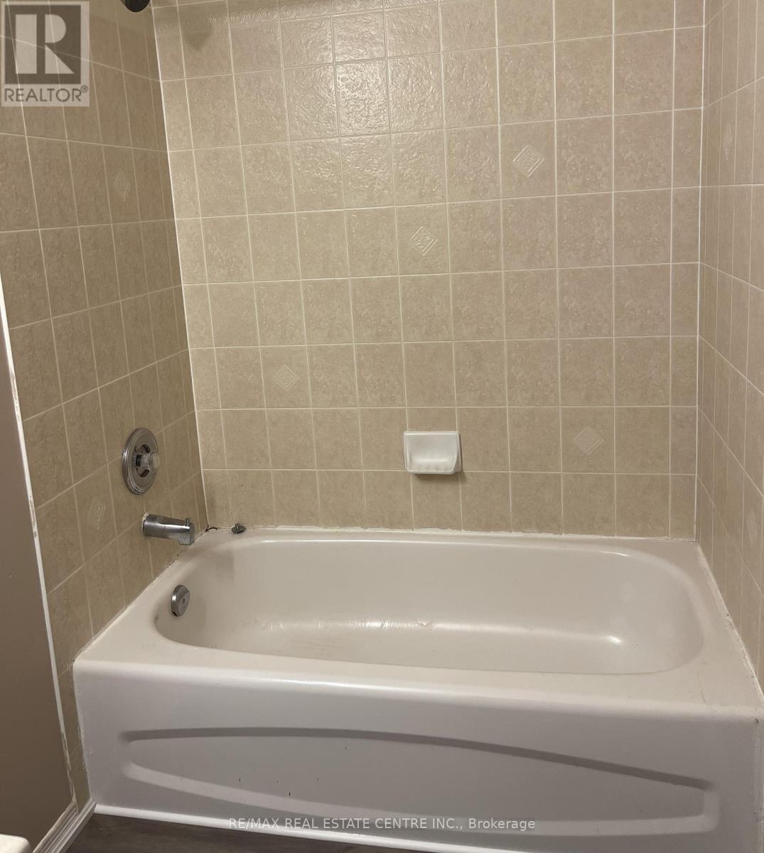 300 Activa Avenue, Waterloo, Ontario  N2E 3V1 - Photo 7 - X13533512