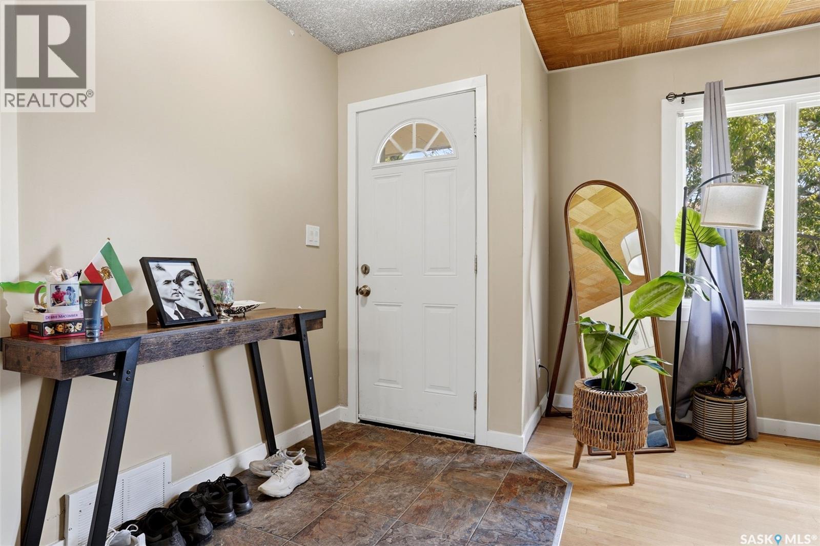 2426 Harvey Street, Regina, Saskatchewan  S4N 2N4 - Photo 3 - SK041767