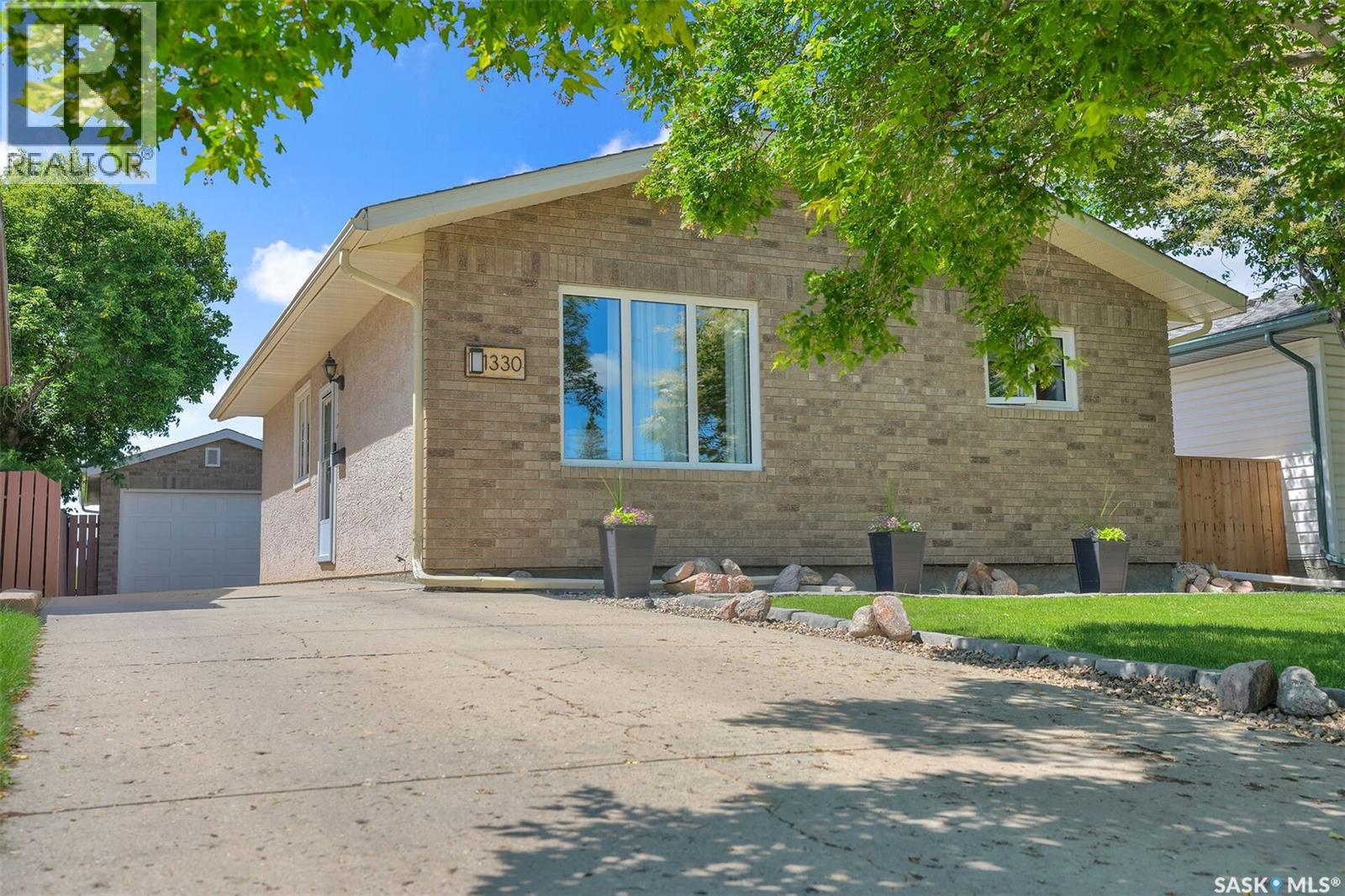 1330 Courtney STREET, regina, Saskatchewan